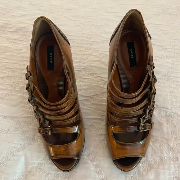 Gorgeous Bally Peep-Toe Heels - Picture 3 of 8